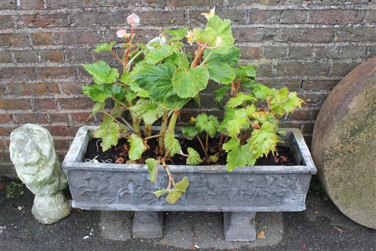 Reconstituted garden planter(-)